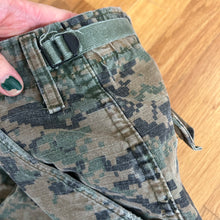 Load image into Gallery viewer, Tru-Spec Pixel Camo Cargos
