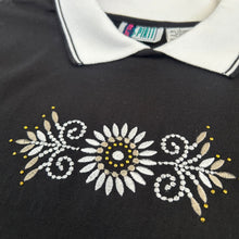 Load image into Gallery viewer, 90s Collared Flower Top
