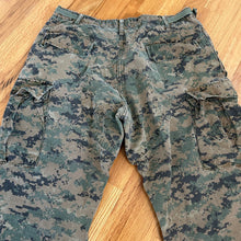 Load image into Gallery viewer, Tru-Spec Pixel Camo Cargos
