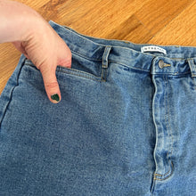 Load image into Gallery viewer, 90s Bareback Jeans
