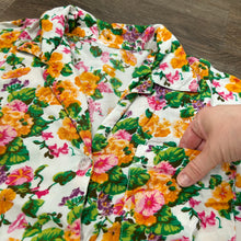 Load image into Gallery viewer, 80s Soft Florals Button-Down
