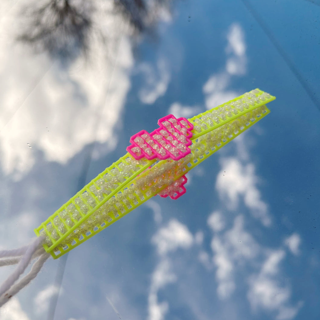 90s Hand-Woven Heart Bracelet