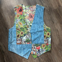 Load image into Gallery viewer, 90s Garden Vest
