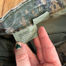 Load image into Gallery viewer, Tru-Spec Pixel Camo Cargos
