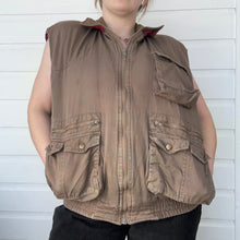 Load image into Gallery viewer, 80s Lined Camping Vest
