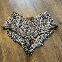 Load image into Gallery viewer, Floral Booty Shorts
