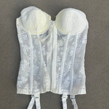 Load image into Gallery viewer, 90s Cream Lace Corset Top
