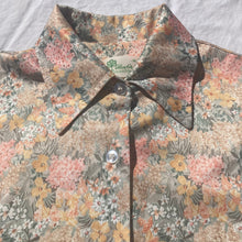 Load image into Gallery viewer, 70s Floral Button-Down
