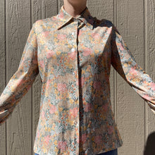 Load image into Gallery viewer, 70s Floral Button-Down
