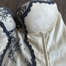 Load image into Gallery viewer, Victoria’s Secret Corset
