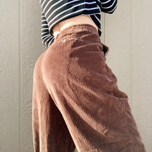 Load image into Gallery viewer, Thick Pleated Corduroy Pants
