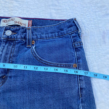 Load image into Gallery viewer, Classic Levi Shorts
