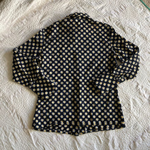 Load image into Gallery viewer, 70s Daisy Dagger-Collar Button-Down
