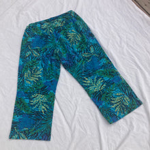 Load image into Gallery viewer, Funky Tropical Cropped Pants
