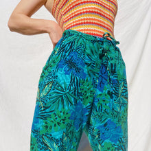 Load image into Gallery viewer, Funky Tropical Cropped Pants
