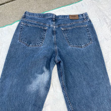 Load image into Gallery viewer, Vintage Brooks Brothers Jeans
