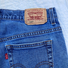 Load image into Gallery viewer, Classic Levi Shorts
