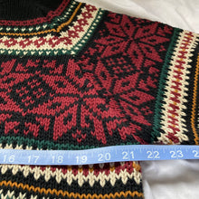 Load image into Gallery viewer, Vintage Tommy Hilfiger Sweater
