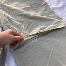 Load image into Gallery viewer, Columbia Zip-Off Hiking Pants
