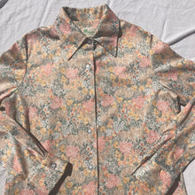 Load image into Gallery viewer, 70s Floral Button-Down
