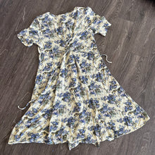 Load image into Gallery viewer, 80s Floral Lace-Up Dress
