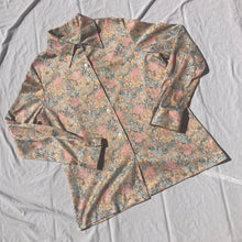 Load image into Gallery viewer, 70s Floral Button-Down
